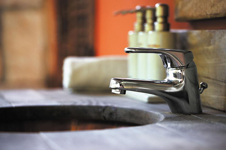 A2B Plumbers are able to fix any leaking taps you may have in Raynes Park. 